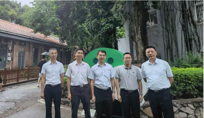 海珠區(qū)委常委、統(tǒng)戰(zhàn)部部長(zhǎng)王福軍帶隊(duì)到新仕誠(chéng)公司調(diào)研